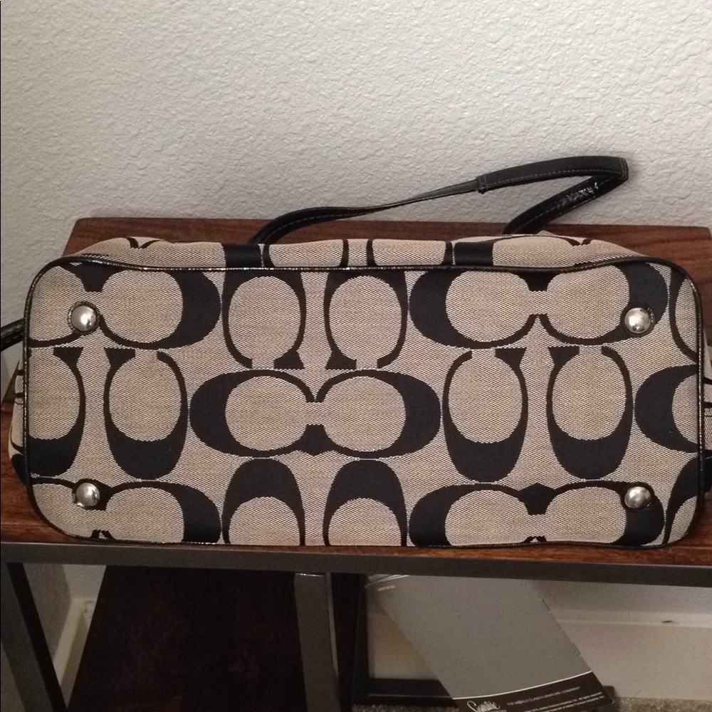 Coach Purse ❤️ - Picture 3 of 6